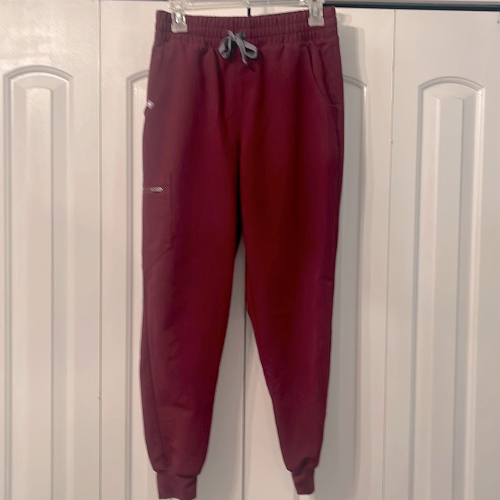 Figs burgundy high waisted zamora joggers, size small petite